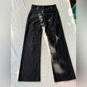 black nike flare yoga pants